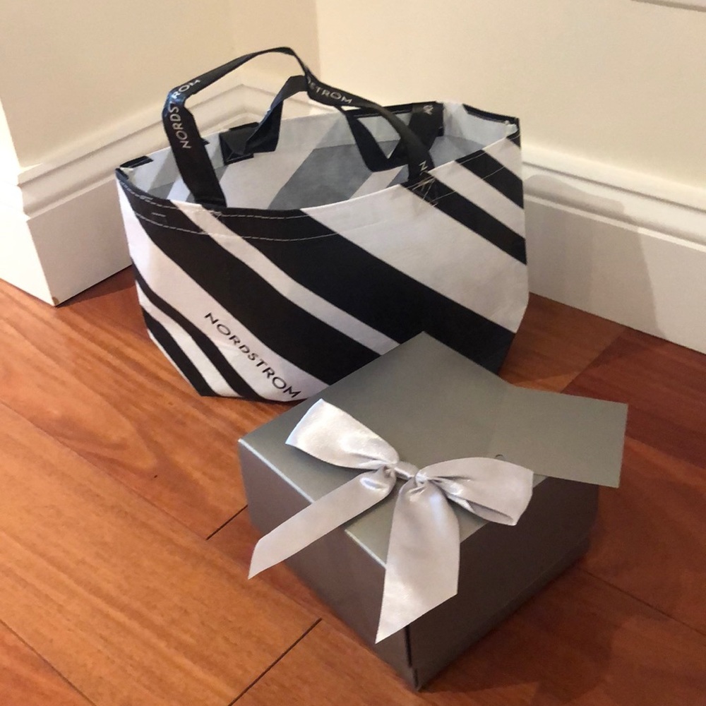 Nordstrom Small gift bag set with reusable bag